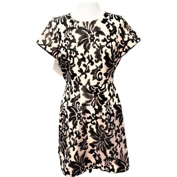 Gianni Bini Dresses & Skirts - GIANNI BINI Stunning Cocktail Dress Sz 8